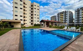 Apartamento em Condomínio Proximo ao Shopping